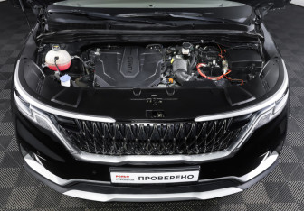 Подержанный автомобиль Kia Carnival 2020 года (9 фото)