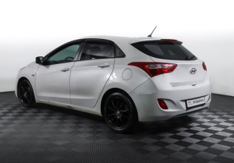 Подержанный автомобиль Hyundai i30 Hatchback 2013 года (7 фото)