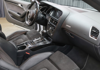 Подержанный автомобиль Audi A5 Coupe 2016 года (10 фото)