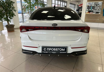 Подержанный автомобиль Kia K5 2020 года (6 фото)