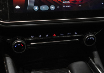 Подержанный автомобиль Omoda S5 2024 года (17 фото)