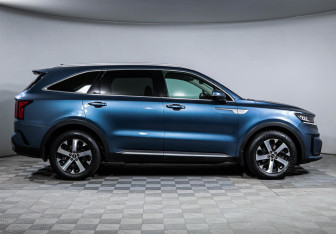 Подержанный автомобиль Kia Sorento 2021 года (4 фото)