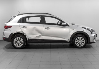 Подержанный автомобиль Kia Rio Hatchback 2021 года (4 фото)