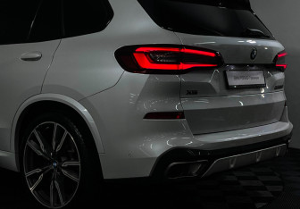 Подержанный автомобиль BMW X5 2021 года (22 фото)