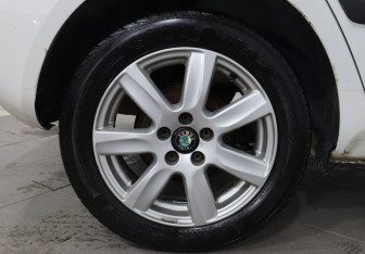 Подержанный автомобиль Skoda Fabia Hatchback 2011 года (9 фото)