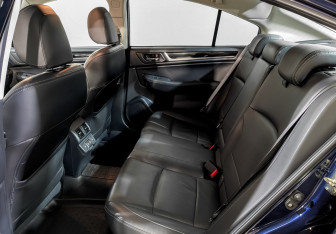 Подержанный автомобиль Subaru Legacy Sedan 2019 года (11 фото)