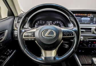 Подержанный автомобиль Lexus GS 2018 года (22 фото)