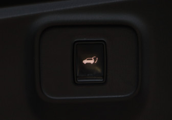 Подержанный автомобиль Nissan Pathfinder 2015 года (20 фото)