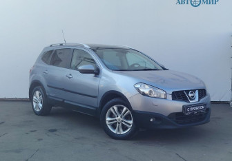 Подержанный автомобиль Nissan Qashqai+2 2010 года (3 фото)