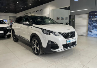 Подержанный автомобиль Peugeot 5008 Suv 2018 года (3 фото)