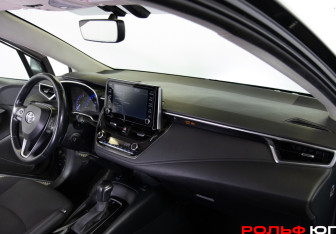 Подержанный автомобиль Toyota Corolla Sedan 2019 года (7 фото)