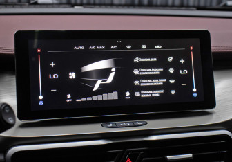 Подержанный автомобиль Geely Coolray 2023 года (22 фото)