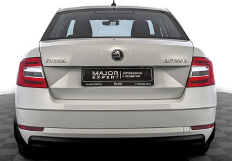 Подержанный автомобиль Skoda Octavia Liftback 2017 года (6 фото)