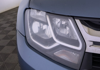 Подержанный автомобиль Renault Duster 2015 года (11 фото)