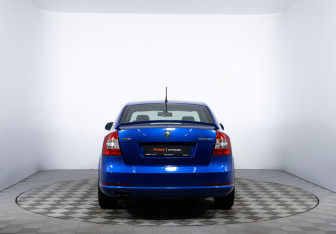 Подержанный автомобиль Skoda Octavia RS Liftback 2012 года (6 фото)