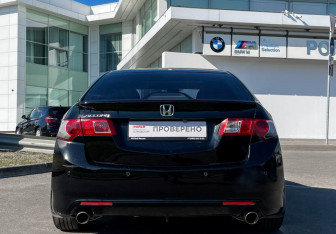 Подержанный автомобиль Honda Accord Sedan 2010 года (6 фото)