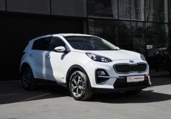 Подержанный автомобиль Kia Sportage 2020 года (3 фото)
