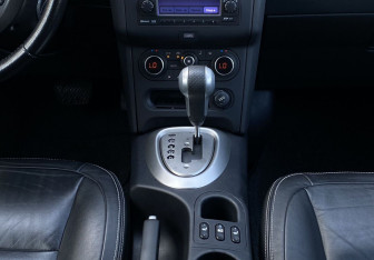 Подержанный автомобиль Nissan Qashqai 2012 года (13 фото)