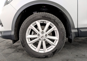 Подержанный автомобиль Nissan Qashqai 2022 года (18 фото)