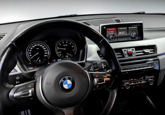 Подержанный автомобиль BMW X2 2020 года (28 фото)