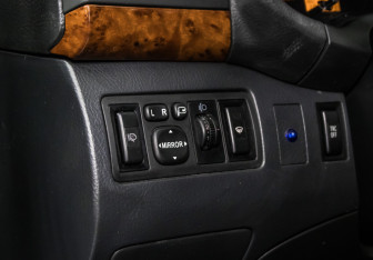 Подержанный автомобиль Toyota Avensis Sedan 2004 года (14 фото)