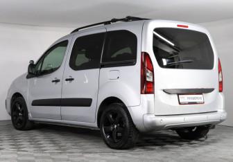 Подержанный автомобиль Peugeot Partner 2022 года (4 фото)