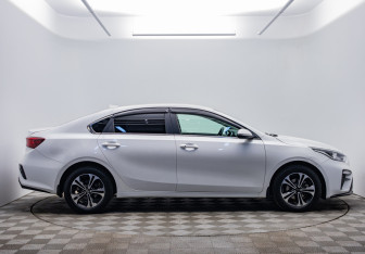 Подержанный автомобиль Kia Cerato Sedan 2019 года (6 фото)