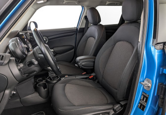 Подержанный автомобиль MINI Hatch 2018 года (20 фото)