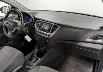 Подержанный автомобиль Hyundai Solaris Sedan 2019 года (19 фото)