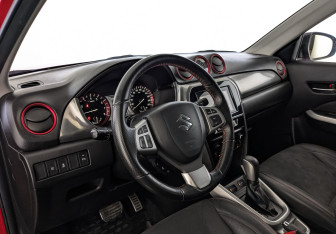 Подержанный автомобиль Suzuki Vitara 2016 года (15 фото)