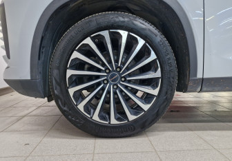 Подержанный автомобиль Exeed TXL 2022 года (12 фото)