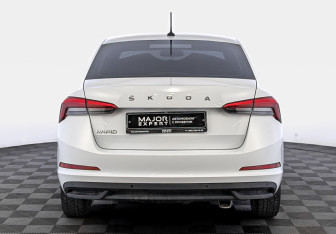 Подержанный автомобиль Skoda Rapid Liftback 2020 года (6 фото)