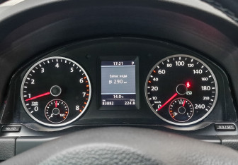 Подержанный автомобиль Volkswagen Tiguan 2013 года (16 фото)