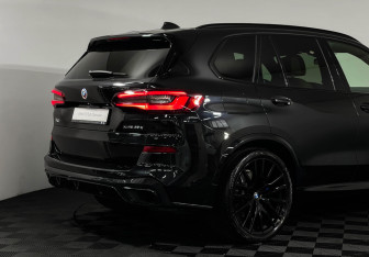 Подержанный автомобиль BMW X5 2022 года (23 фото)