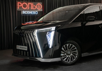 Подержанный автомобиль GAC M8 2023 года (28 фото)