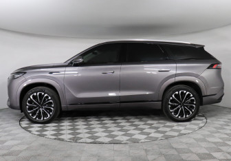 Подержанный автомобиль Jaecoo J8 2024 года (8 фото)