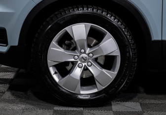 Подержанный автомобиль Volvo XC40 2019 года (15 фото)