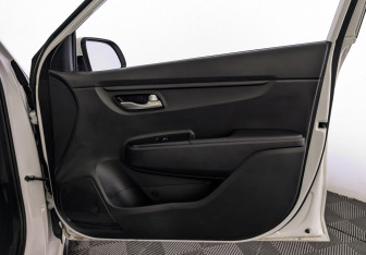 Подержанный автомобиль Kia Rio Hatchback 2021 года (24 фото)