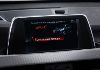 Подержанный автомобиль BMW X1 2019 года (18 фото)