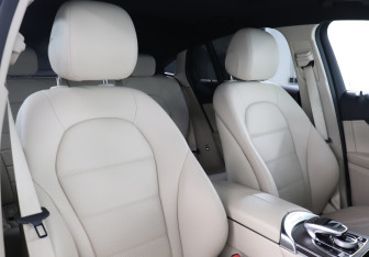 Подержанный автомобиль Mercedes-Benz GLC Coupe 2017 года (16 фото)