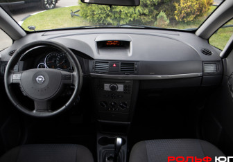Подержанный автомобиль Opel Meriva 2008 года (11 фото)