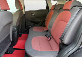 Подержанный автомобиль Nissan Qashqai 2008 года (11 фото)