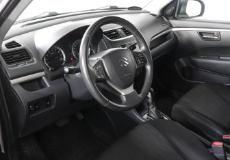 Подержанный автомобиль Suzuki Swift Hatchback 2013 года (9 фото)