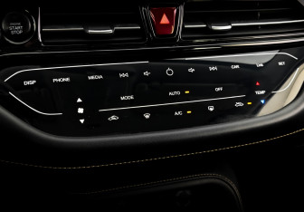 Подержанный автомобиль Москвич 3 2023 года (25 фото)