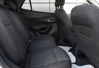 Подержанный автомобиль Opel Mokka 2014 года (12 фото)