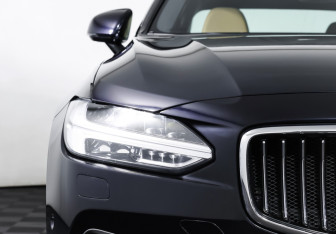 Подержанный автомобиль Volvo S90 2018 года (26 фото)