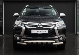 Подержанный автомобиль Mitsubishi Pajero Sport 2018 года (2 фото)