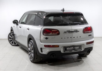 Подержанный автомобиль MINI Clubman Wagon 2022 года (7 фото)