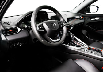 Подержанный автомобиль Kaiyi E5 2023 года (11 фото)