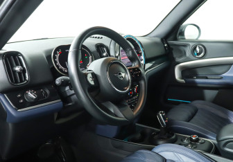 Подержанный автомобиль MINI Countryman 2022 года (13 фото)